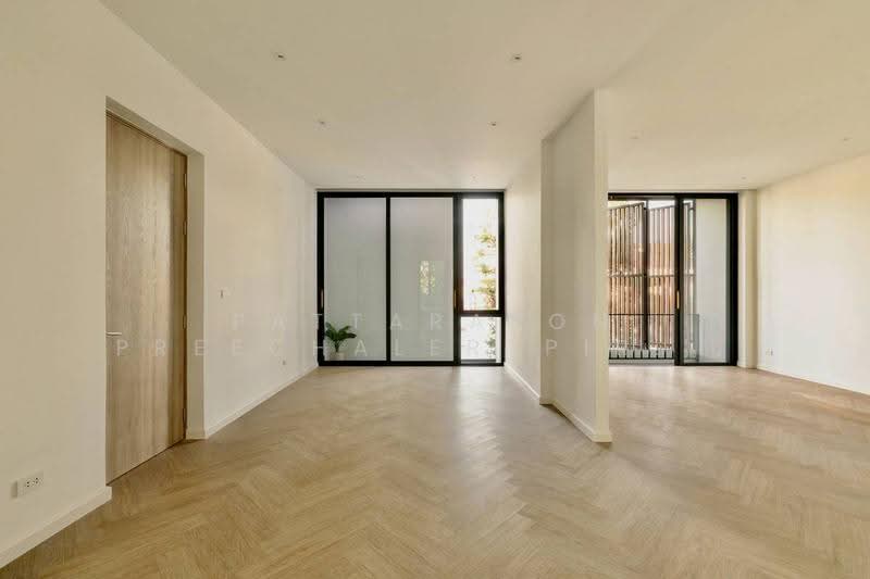 4-BR Villa, Bangkok, Lat Yao, Chatuchak, Bangkok, 4 Bedrooms, 451 sqm, Villa For Sale, by Pattarapon Preechalertpiriya, 500560523 - DDproperty.com