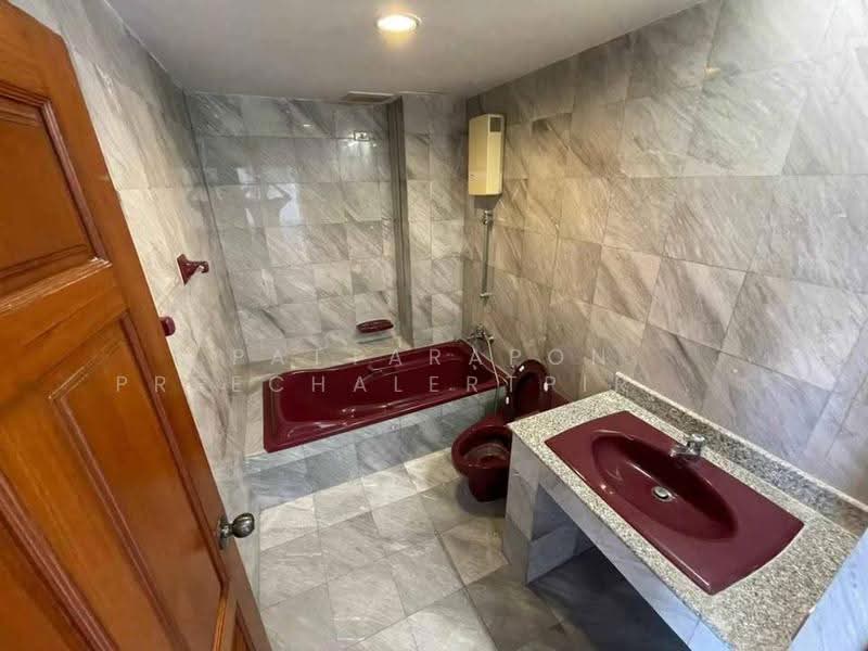 5-BR Townhouse, Bangkok, Wang Thonglang, Bangkok, 5 Bedrooms, 450 sqm, Townhouse For Sale, by Pattarapon Preechalertpiriya, 500560551 - DDproperty.com