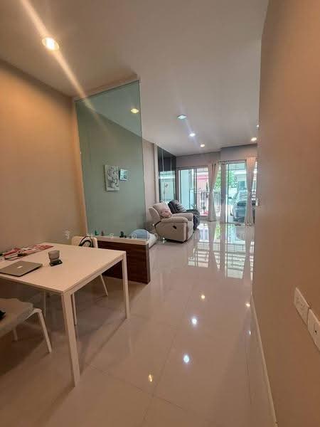 Vista Park Sathorn-Pinklao : วิสต้า ปาร์ค สาทร-ปิ่นเกล้า, นนทบุรี, Ratchaphruek Road, บางขุนกอง, บางกรวย, นนทบุรี, 122 ตร.ม., บ้านเดี่ยว ขาย, โดย รินรดา แซ่ลี, 500560570 - DDproperty.com