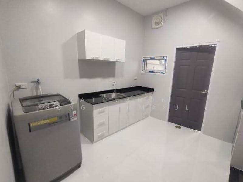 4-BR Townhouse, Bangkok, Lat Phrao, Bangkok, 4 Bedrooms, 133 sqm, Townhouse For Sale, by Ratchanon Songthammakul, 500560573 - DDproperty.com