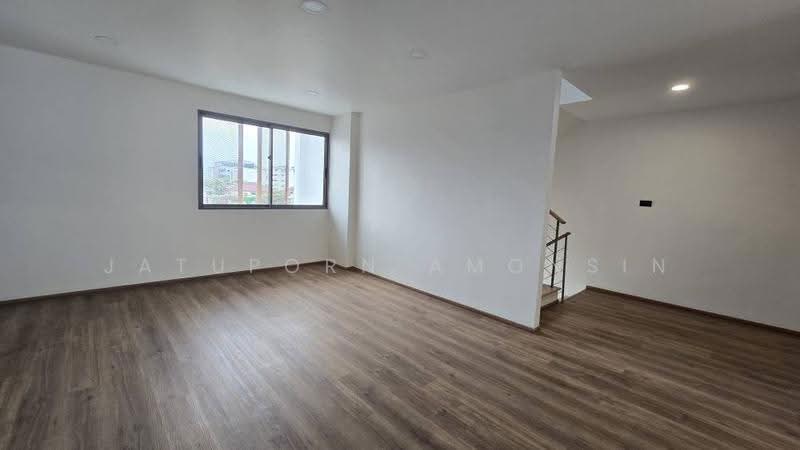 SHO Phatthanakan 32, Bangkok, Soi Phatthanakan 32, Suan Luang, Bangkok, 3 Bedrooms, 325 sqm, Townhouse For Sale, by Jatuporn Amonsin, 500560592 - DDproperty.com
