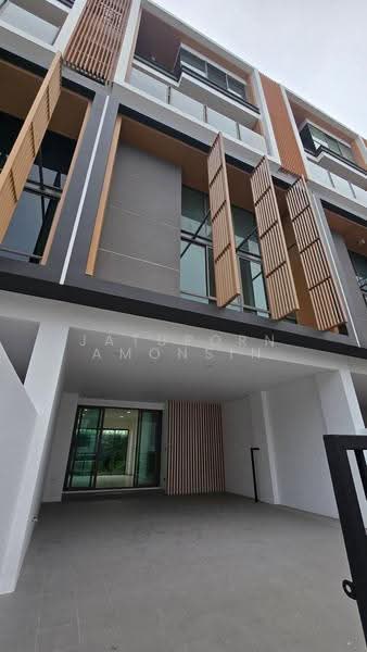 SHO Phatthanakan 32, Bangkok, Soi Phatthanakan 32, Suan Luang, Bangkok, 3 Bedrooms, 325 sqm, Townhouse For Sale, by Jatuporn Amonsin, 500560592 - DDproperty.com