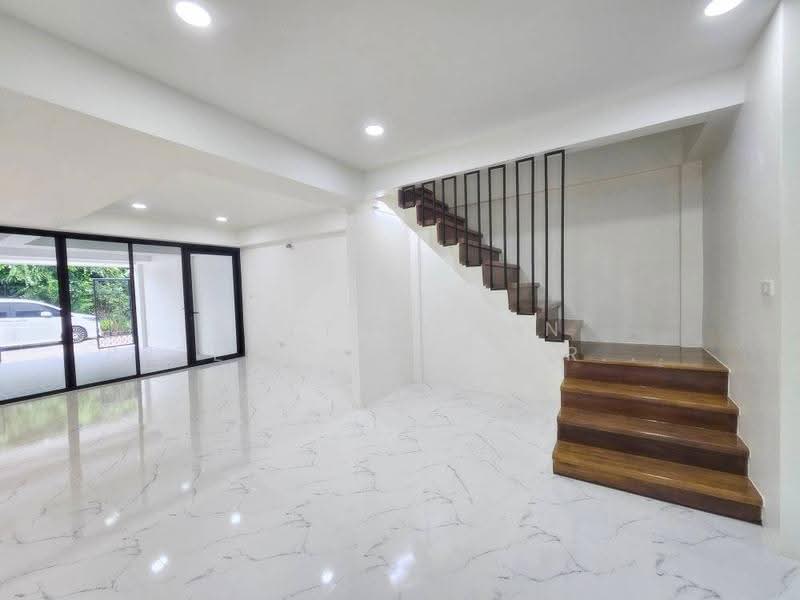 2-BR Townhouse, Bangkok, Khlong Kum, Bueng Kum, Bangkok, 2 Bedrooms, 157 sqm, Townhouse For Sale, by Pattarapon Preechalertpiriya, 500560612 - DDproperty.com