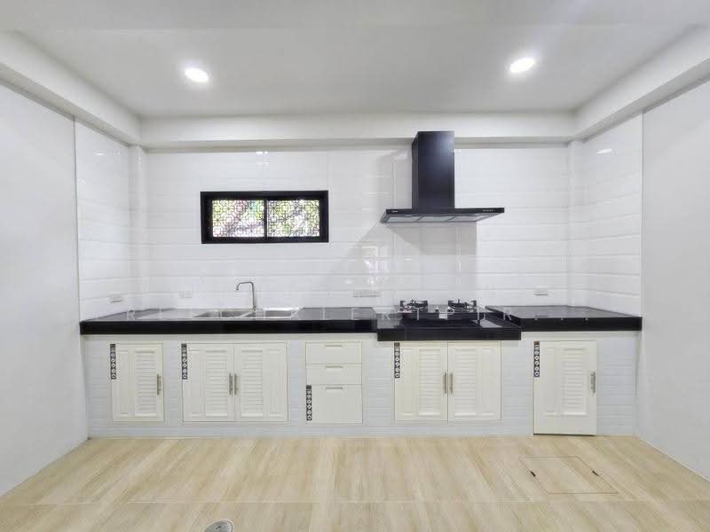 2-BR Townhouse, Bangkok, Khlong Kum, Bueng Kum, Bangkok, 2 Bedrooms, 157 sqm, Townhouse For Sale, by Pattarapon Preechalertpiriya, 500560612 - DDproperty.com
