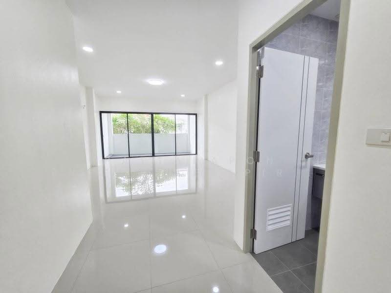 2-BR Townhouse, Bangkok, Khlong Kum, Bueng Kum, Bangkok, 2 Bedrooms, 157 sqm, Townhouse For Sale, by Pattarapon Preechalertpiriya, 500560612 - DDproperty.com