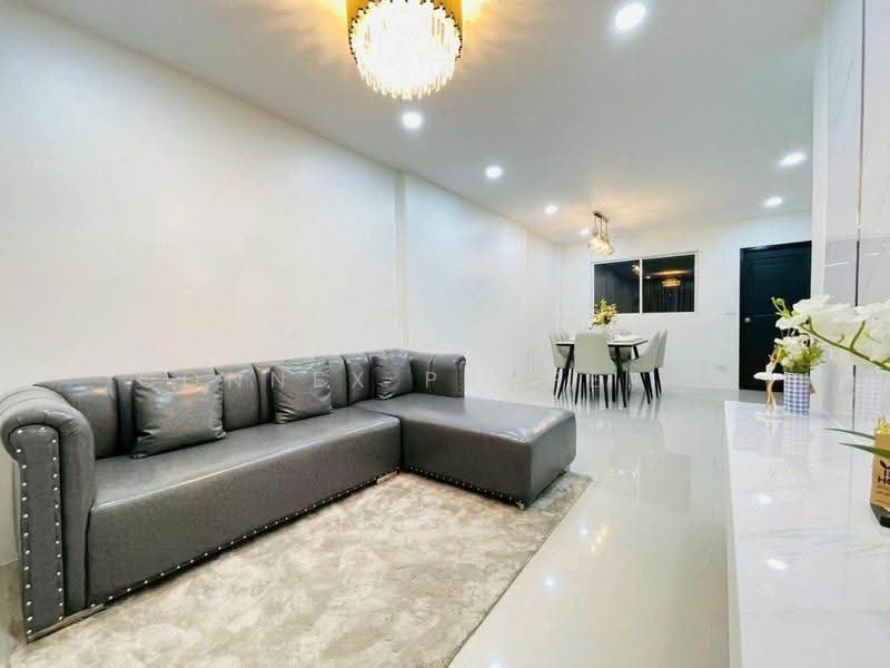 Ratanakorn Village 25, Chon Buri (Pattaya), มาบสอง - ค่ายมวย, Nong Pru, Bang Lamung (Pattaya), Chon Buri (Pattaya), 3 Bedrooms, 132 sqm, Townhouse For Sale, by Connex Property, 500560623 - DDproperty.com