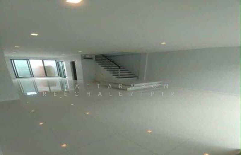 3-BR Townhouse, Bangkok, Sanam Bin, Don Mueang, Bangkok, 3 Bedrooms, 235 sqm, Townhouse For Sale, by Pattarapon Preechalertpiriya, 500560628 - DDproperty.com