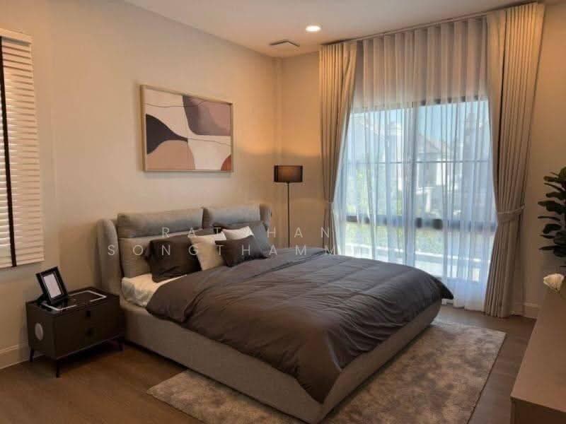 Nantawan Rama 9 - New Krungthepkreetha, Bangkok, Saphan Sung, Bangkok, 4 Bedrooms, 400 sqm, Single Detached House For Sale, by Ratchanon Songthammakul, 500560668 - DDproperty.com