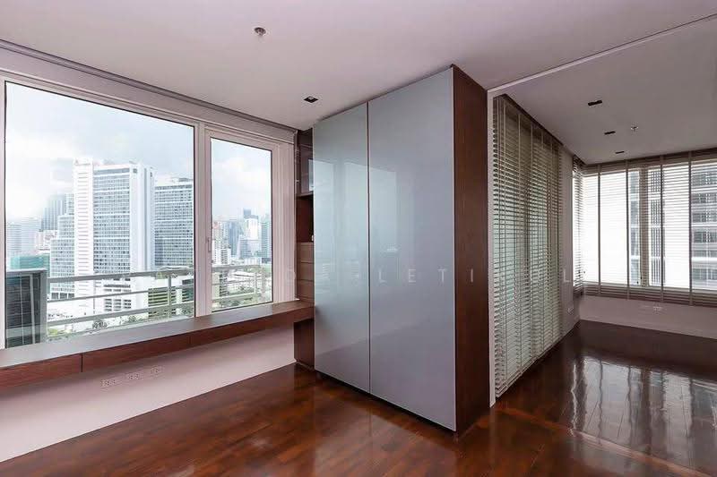 Siri Residence, Bangkok, 21 Soi Sukhumvit 24, Khong Tan, Khlong Toei, Bangkok, 3 Bedrooms, 141 sqm, Condo For Sale, by Pattada Letikul, 500560681 - DDproperty.com