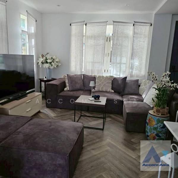 4 Bedrooms Townhouse for Sale and Rent in Sukhumvit, Bangkok near BTS Ekkamai at City Plus, Bangkok, Khlong Tan Nua, Watthana, Bangkok, 4 Bedrooms, 340 sqm, Single Detached House For Sale, by Accom Asia, 500560741 - DDproperty.com