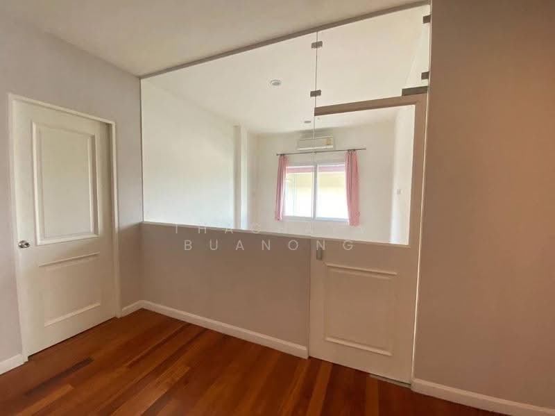 Villa Nakarin Onnut-Wongwaen, Bangkok, Sukhapiban 2 Road, Prawet, Bangkok, 5 Bedrooms, 410 sqm, Single Detached House For Sale, by Thachaya Buanong, 500560764 - DDproperty.com