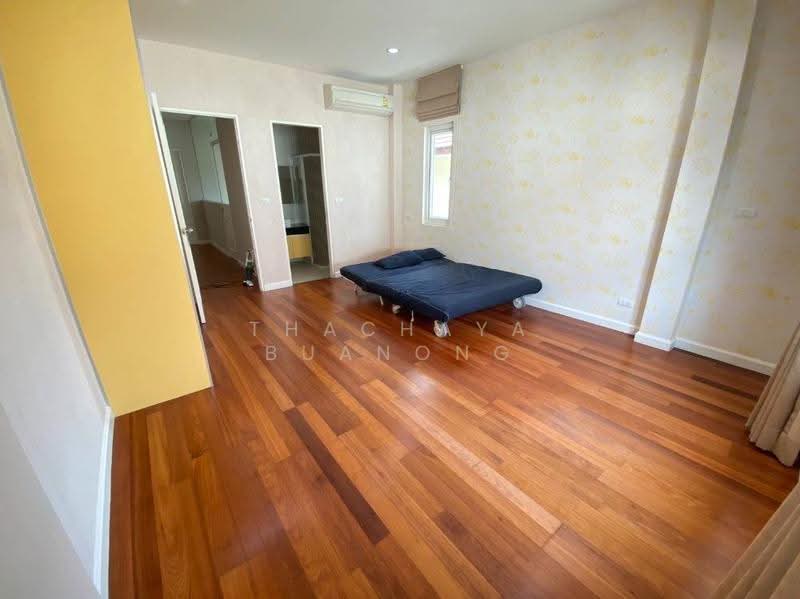 Villa Nakarin Onnut-Wongwaen, Bangkok, Sukhapiban 2 Road, Prawet, Bangkok, 5 Bedrooms, 410 sqm, Single Detached House For Sale, by Thachaya Buanong, 500560764 - DDproperty.com
