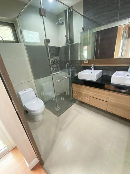 Villa Nakarin Onnut-Wongwaen, Bangkok, Sukhapiban 2 Road, Prawet, Bangkok, 5 Bedrooms, 410 sqm, Single Detached House For Sale, by Thachaya Buanong, 500560764 - DDproperty.com