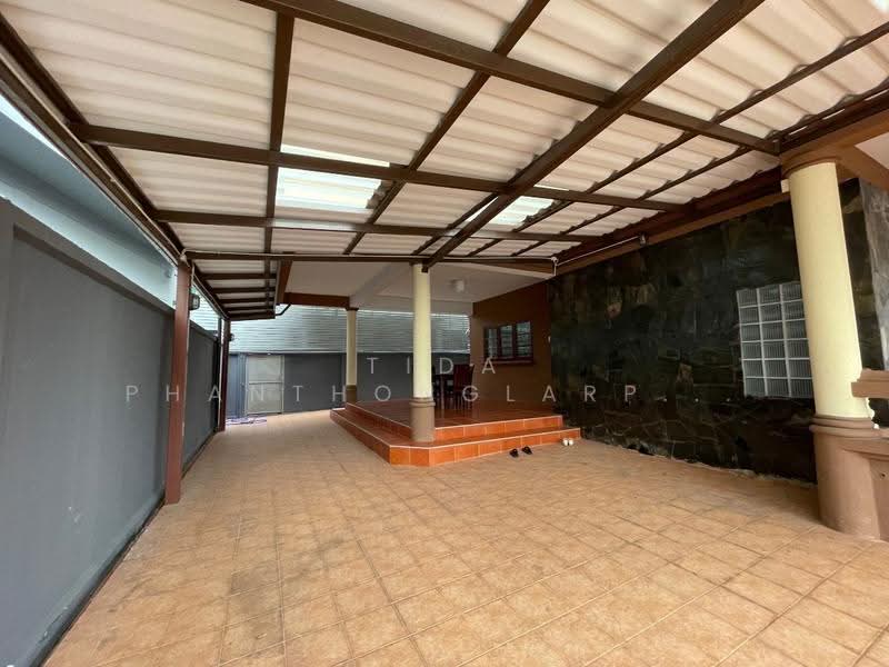 2-Storey Detached House for Rent – Ratchada/Sutthisan (Furnished, Near MRT), Bangkok, Samsen Nok, Huai Khwang, Bangkok, 5 Bedrooms, 240 sqm, Single Detached House For Rent, by Tida phanthonglarptawee, 500560796 - DDproperty.com