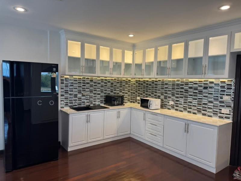 Large house with a swimming pool, Hua Nam Tok 1, Chonburi Province, Chon Buri (Pattaya), , Nong Pla Lai, Bang Lamung (Pattaya), Chon Buri (Pattaya), 6 Bedrooms, 700 sqm, Single Detached House For Sale, by Connex Property, 500560875 - DDproperty.com