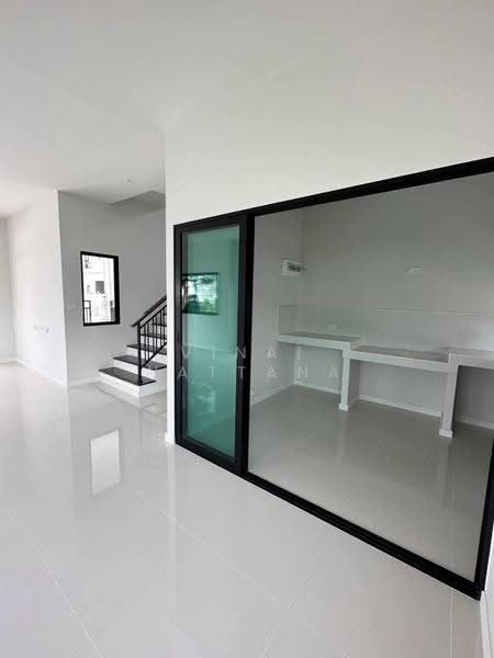 Grand Britania Wongwaen-Ramintra, Bangkok, Kanchanaphisek Ring Road, Sam Wa Tawan Tok, Khlong Sam Wa, Bangkok, 4 Bedrooms, 185 sqm, Semi-Detached House (Twin House) For Sale, by Vinai Wattana, 500560934 - DDproperty.com