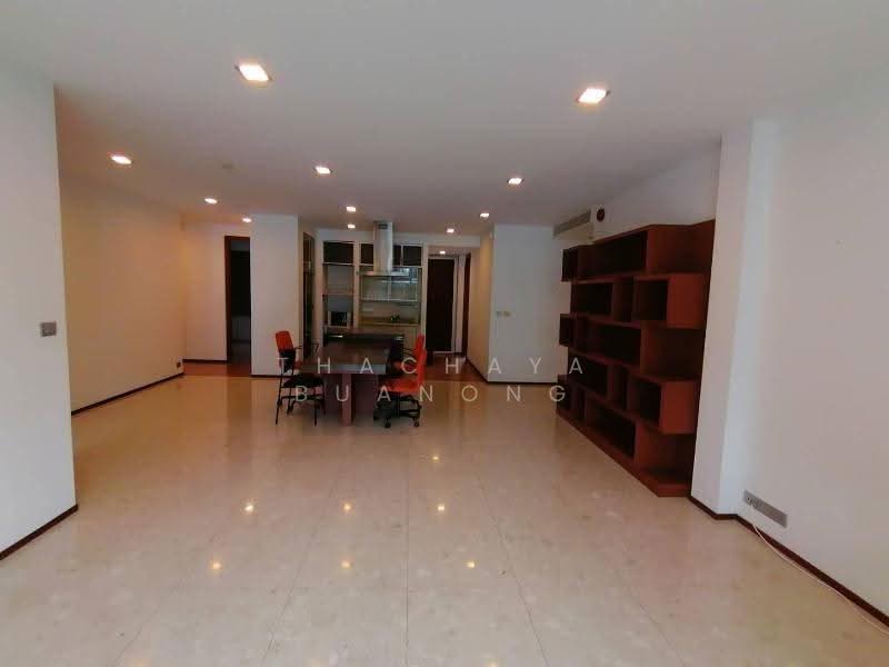 Ficus Lane, Bangkok, Soi Sukhumvit 44/1, Phra Kanong, Khlong Toei, Bangkok, 3 Bedrooms, 210 sqm, Condo For Rent, by Thachaya Buanong, 500560957 - DDproperty.com
