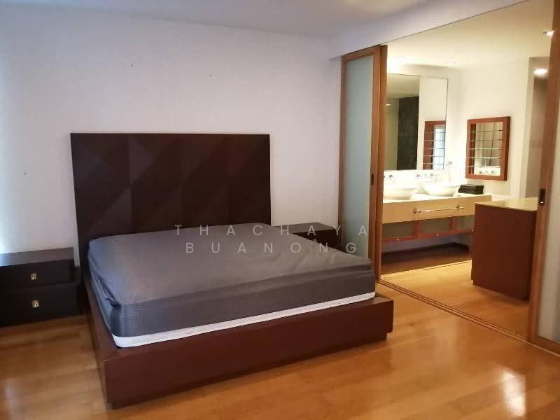 Ficus Lane, Bangkok, Soi Sukhumvit 44/1, Phra Kanong, Khlong Toei, Bangkok, 3 Bedrooms, 210 sqm, Condo For Rent, by Thachaya Buanong, 500560957 - DDproperty.com