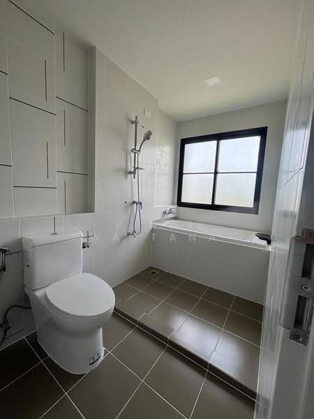 Siri Place Pattanakarn, Bangkok, 207 Soi Chaloem Prakiat Rama 9, Dok Mai, Prawet, Bangkok, 2 Bedrooms, 133 sqm, Townhouse For Sale, by Vinai Wattana, 500561005 - DDproperty.com