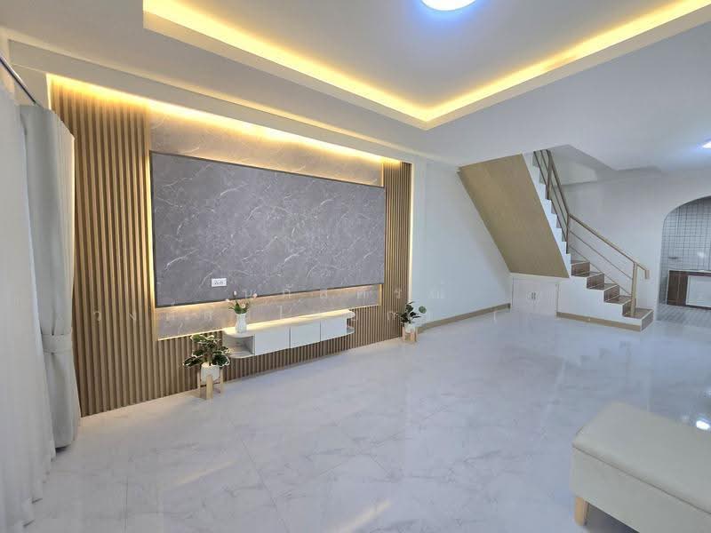 หมู่บ้านมโนรมย์ 4 ถนนเลียบคลองสอง19 คลองสามวา, Bangkok, เลียบคลองสอง19, Sam Wa Tawan Tok, Khlong Sam Wa, Bangkok, 3 Bedrooms, 80 sqm, Townhouse For Sale, by นภัสศรณ์ วงศ์สินไทยกร (นันท์), 500561033 - DDproperty.com