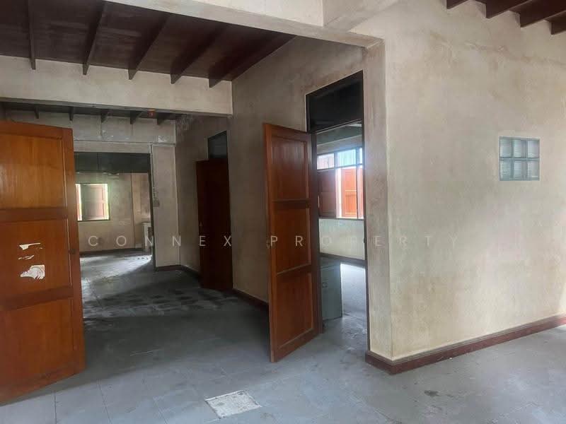 House on a 112-square-wah plot. Located on Soi Wing Wua, adjacent to Ratchaphruek Road, Bangkok, , Bangko, Chom Thong, Bangkok, 4 Bedrooms, 448 sqm, Single Detached House For Sale, by Connex Property, 500561035 - DDproperty.com
