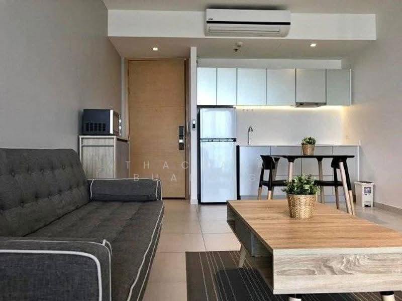 The Lofts Ekkamai, Bangkok, 1415 Sukhumvit Road, Phra Kanong Nua, Watthana, Bangkok, 2 Bedrooms, 60 sqm, Condo For Rent, by Thachaya Buanong, 500561038 - DDproperty.com