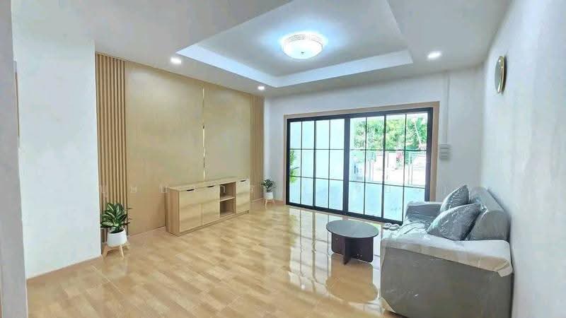 เพียง 1,590,000 บาท เท่านั้น บ้านสวย ตรงข้ามสวน หมู่บ้านมนวดี ถนนวัดลาดปลาดุก บางบัวทอง, นนทบุรี, วัดลาดปลาดุก, บางคูรัด, บางบัวทอง, นนทบุรี, 100 ตร.ม., ทาวน์เฮ้าส์ ขาย, โดย บุษบากร (เจี๊ยบ), 500561368 - DDproperty.com