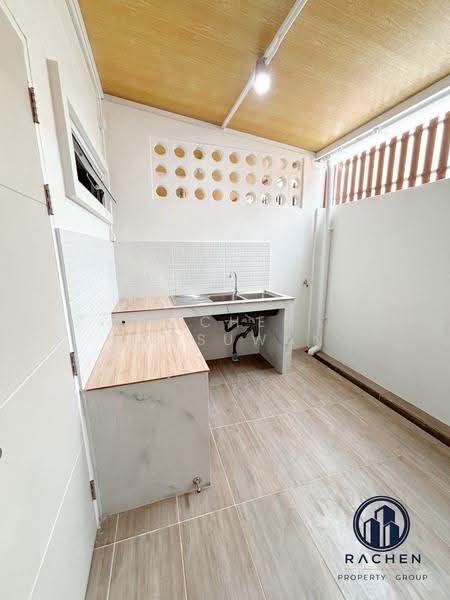 Urgent sale! Brand new house in Songkhla city. 39.1 sq.wa. (approx. 196.4 sq.m.), 1 story + mezzanin, Songkhla, Bo Yang, Muang Songkhla, Songkhla, 1 Bedroom, 156 sqm, Townhouse For Sale, by Rachen Nopsuwan, 500561533 - DDproperty.com