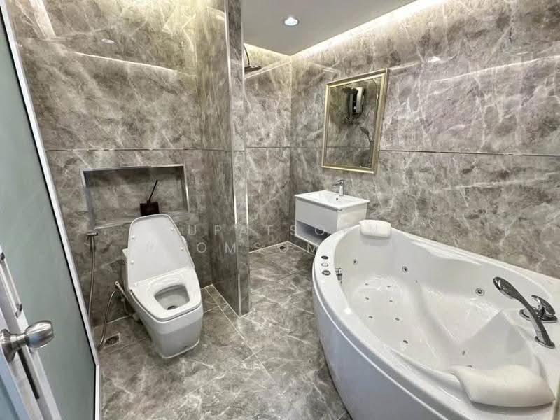 Happy Condo Ladprao 101, Bangkok, Ladprao Road, Wang Thonglang, Bangkok, 2 Bedrooms, 97 sqm, Condo For Rent, by Supatsorn Promsombut, 500561538 - DDproperty.com