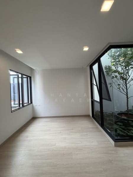 The Cabinet 29, Bangkok, Chorake Bua, Lat Phrao, Bangkok, 3 Bedrooms, 250 sqm, Townhouse For Rent, by Thanya Buakaew, 500561606 - DDproperty.com