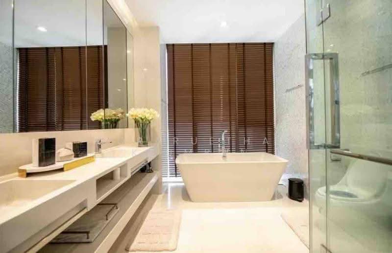 Vittorio 39, Bangkok, 8 Sukhumvit, Khlong Tan Nua, Watthana, Bangkok, 2 Bedrooms, 137 sqm, Condo For Rent, by Woraruethai Klumbun, 500561642 - DDproperty.com