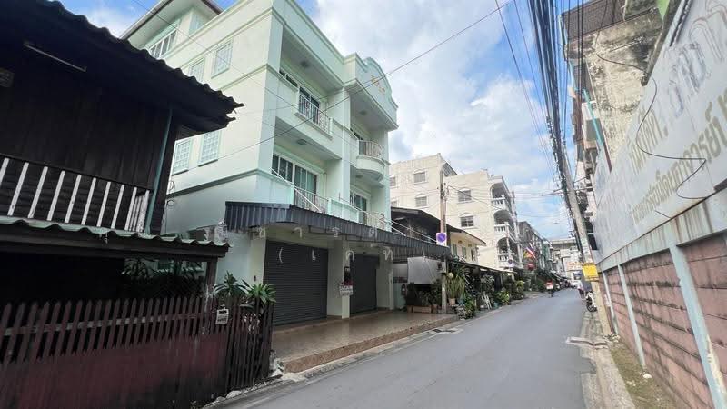 อาคารพาณิชย์ 3 ชั้น 79 ตร.ว. ใกล้โรงพยาบาลวิชัยเวช แยกไฟฉาย ซอยจรัญสนิทวงศ์33, Bangkok, ถนนจรัญสนิทวงศ์, Bang Khun Non, Bangkok Noi, Bangkok, , 400 sqm, Shophouse For Sale, by คุณ ณิชารดา ทับทิม (เคท), 500561731 - DDproperty.com