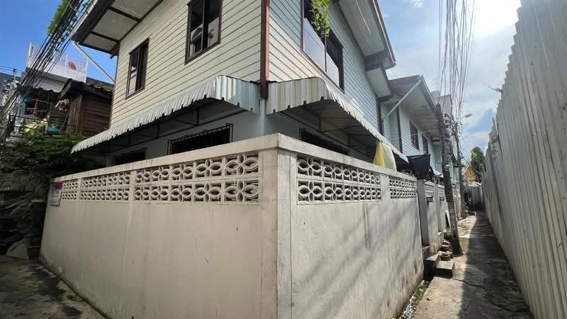 อาคารพาณิชย์ 3 ชั้น 79 ตร.ว. ใกล้โรงพยาบาลวิชัยเวช แยกไฟฉาย ซอยจรัญสนิทวงศ์33, Bangkok, ถนนจรัญสนิทวงศ์, Bang Khun Non, Bangkok Noi, Bangkok, , 400 sqm, Shophouse For Sale, by คุณ ณิชารดา ทับทิม (เคท), 500561731 - DDproperty.com