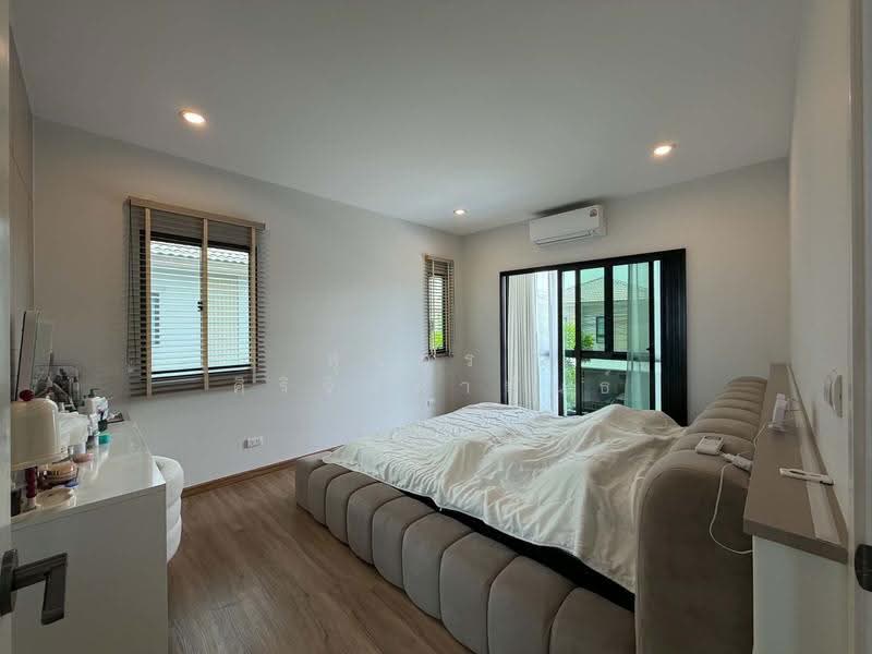 The Plant Bangna Wongwaen, Samut Prakan, Rachathewa, Bang Plee, Samut Prakan, 3 Bedrooms, 250 sqm, Single Detached House For Sale, by สุจิตรา ศิริจินดาพันธ์, 500561745 - DDproperty.com