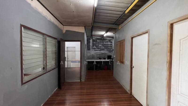 ทาวน์เฮ้าส์ชั้นเดียว(ห้องริม) ซ.พ่วง5 ต.กะแดะ, Surat Thani, Kra Dae, Kanchanadit, Surat Thani, 3 Bedrooms, 168 sqm, Townhouse For Sale, by ERA Thailand, 500561818 - DDproperty.com