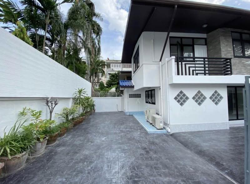 2-Storey Single House / Home Office For Rent Ratchada - Sutthisan - Lat Phrao | 220 sq.m, Bangkok, Samsen Nok, Huai Khwang, Bangkok, , 220 sqm, Shophouse For Rent, by Pornpann Kaewplang (Sand), 500561830 - DDproperty.com
