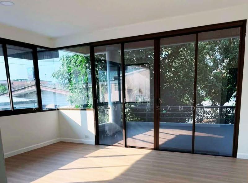 3-Storey Home Office Lat Phrao - Pradit Manutham - Along Ramindra Expressway | 524 sq.m. | 112 sq.w, Bangkok, Khlong Chaokhun Sing, Wang Thonglang, Bangkok, , 524 sqm, Shophouse For Rent, by Pornpann Kaewplang (Sand), 500561900 - DDproperty.com