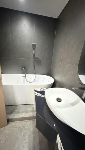 All Seasons Mansion, Bangkok, Soi Ruamrudee, Wireless Road, Lumphini, Pathum Wan, Bangkok, 2 Bedrooms, 132 sqm, Condo For Sale, by Thanaporn Wongcharoen, 500561911 - DDproperty.com