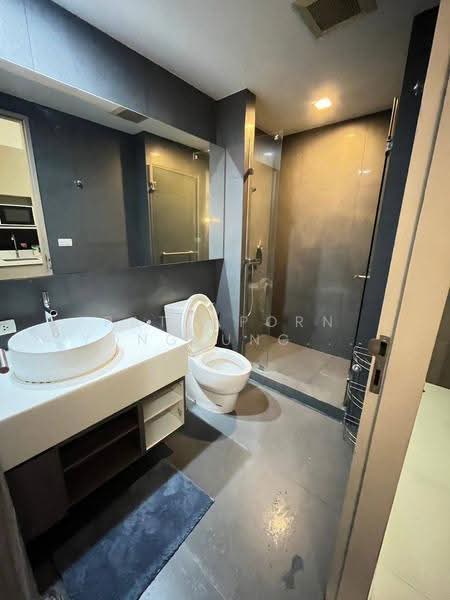 Trapezo Sukhumvit 16, Bangkok, Soi Sukhumvit 16, Khlong Toei, Bangkok, 1 Bedroom, 32 sqm, Condo For Rent, by Pattaporn Yongsungnone, 500561928 - DDproperty.com