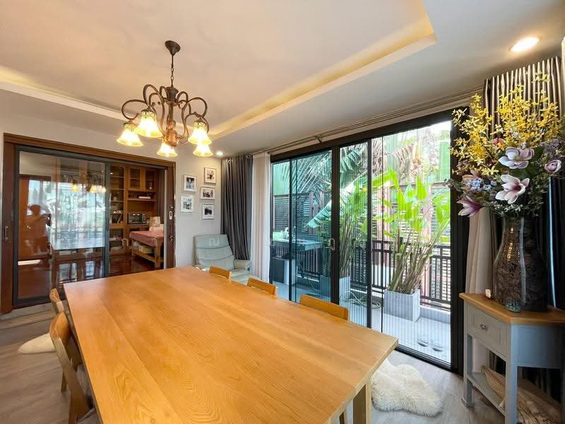 ทองหล่อ 25, Bangkok, Khlong Tan Nua, Watthana, Bangkok, 5 Bedrooms, 420 sqm, Single Detached House For Rent, by การุณ ชมภูบุตร, 500561934 - DDproperty.com