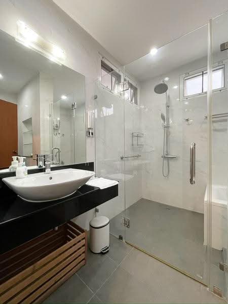 ทองหล่อ 25, Bangkok, Khlong Tan Nua, Watthana, Bangkok, 5 Bedrooms, 420 sqm, Single Detached House For Rent, by การุณ ชมภูบุตร, 500561934 - DDproperty.com
