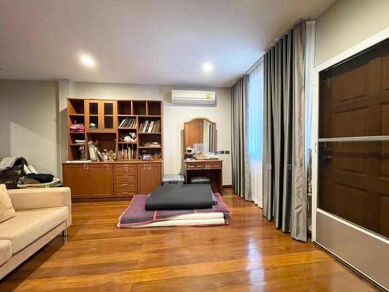 ทองหล่อ 25, Bangkok, Khlong Tan Nua, Watthana, Bangkok, 5 Bedrooms, 420 sqm, Single Detached House For Rent, by การุณ ชมภูบุตร, 500561934 - DDproperty.com