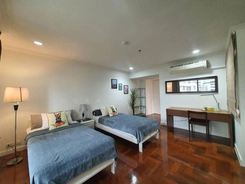 Baan Suanpetch, Bangkok, 18 Soi Sukhumvit 39, Khlong Tan Nua, Watthana, Bangkok, 2 Bedrooms, 123 sqm, Condo For Rent, by Woraruethai Klumbun, 500562080 - DDproperty.com
