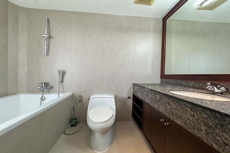 D.S. Tower 1 Sukhumvit 33, Bangkok, Soi Phrom Chit, Khlong Tan Nua, Watthana, Bangkok, 3 Bedrooms, 250 sqm, Condo For Rent, by Ailada Ngamsri, 500562101 - DDproperty.com