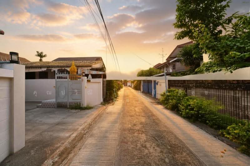 บ้านสวนผัก ซอย 11 ถ.สวนผัก ซ.สวนผัก 11 แขวงตลิ่งชัน เขตตลิ่งชันกรุงเทพมหานคร 10170, Bangkok, Taling Chan, Bangkok, 3 Bedrooms, 169 sqm, Single Detached House For Sale, by คุณปวิณี โกยสันติสุข (ฮุ้ง), 500562140 - DDproperty.com