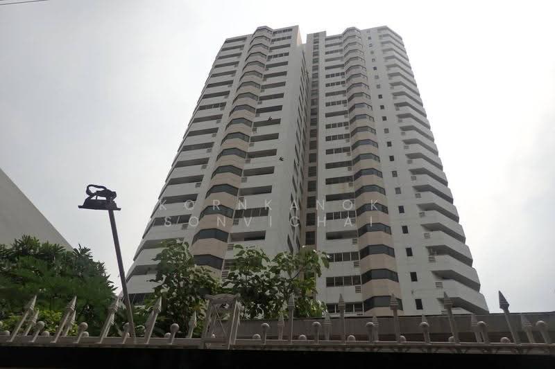 Baan Suanpetch, Bangkok, 18 Soi Sukhumvit 39, Khlong Tan Nua, Watthana, Bangkok, 2 Bedrooms, 130 sqm, Condo For Rent, by Kornkanok Sonvichai, 500562273 - DDproperty.com