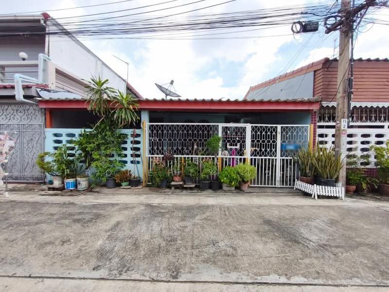 หมู่บ้านฮอลลีวู้ด อ่อนนุช 17, Bangkok, Suan Luang, Suan Luang, Bangkok, 3 Bedrooms, 100 sqm, Semi-Detached House (Twin House) For Sale, by The Best Property ไซอิ๋ว, 500562294 - DDproperty.com