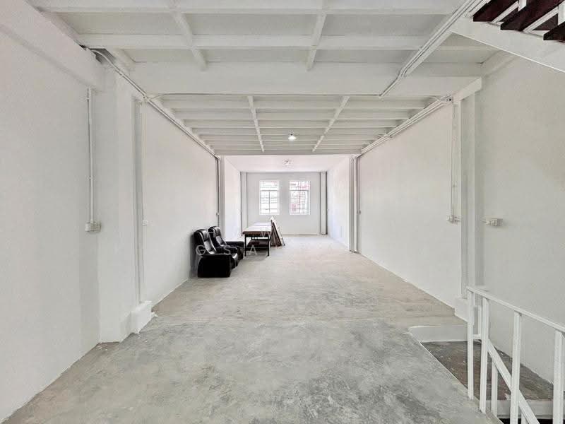 3-Story Shophouse for Sale/Rent – ​​Charoen Krung Road (Corner Unit at Soi Charoen Krung 32), Bangkok, เจริญกรุง, Si Phraya, Bang Rak, Bangkok, , 160 sqm, Shophouse For Sale, by CHAWALIT KONGSAKPAIBUL, 500562322 - DDproperty.com