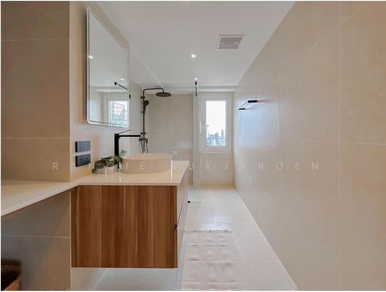 Sukhumvit Suite : สุขุมวิท สวีท, กรุงเทพ, 19 ซอยสุขุมวิท 13, คลองเตยเหนือ, วัฒนา, กรุงเทพ, 220 ตร.ม., คอนโด ขาย, โดย Rangie Sukjaroen, 500562386 - DDproperty.com