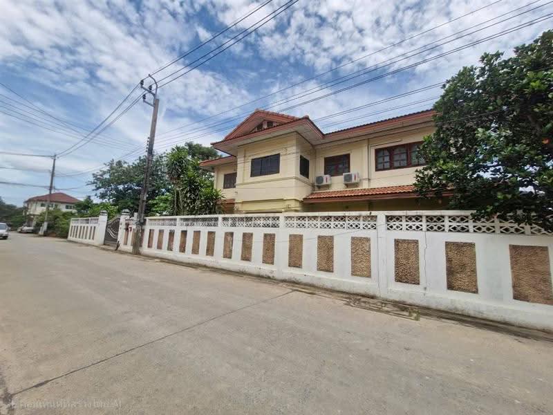 บ้านเดี่ยว 2 ชั้น 125 ตร.ว. ใกล้เรือนมะขามคู่ ใกล้โรงเรียนอัมพรไพศาล ซอยสุขาประชาสรรค์3 ซอย 26, Nonthaburi, ถนนติวานนท์, Bang Phut, Pak Kret, Nonthaburi, 3 Bedrooms, 230 sqm, Single Detached House For Sale, by คุณ วันประภา จุสมใจ (กุ้ง), 500562432 - DDproperty.com